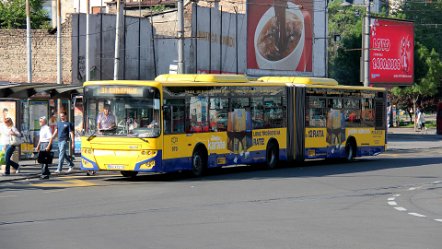 Bus Die in Belgrad eingesetzte Busflotte hat zu großen Teil Aufbauten lokaler Hersteller. Belgrade's bus fleet has mostly...