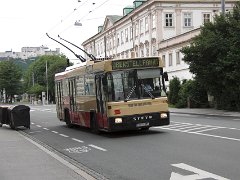 8634_02 Neben diesem Steyr O-Bus aus dem Jahre 1989, Beside that Steyr trolley bus from 1989...