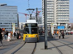 GT6N 1069 Derartige Straßenbahnen kommen u.a. auch in Bremen , München , Frankfurt/Oder und Jena zum Einsatz. Similar trams are in service also in Bremen , Munich ,...