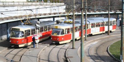 K2 Diese Gelenkstraßenbahnen wurden alle modernisiert und sind und als K2S unterwegs. All of these trams were modernised...