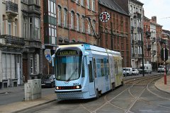 2033 Die 51 Straßenbahnen der Type 2000 wurden in den Jahren 1993 bis 1995 geliefert. Delivery of the 51 type 2000 trams took place in the years 1993 - 1995.