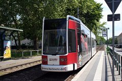 NGT6D 305 Die zweiteiligen Fahrzeuge sind 21,07 m lang und 2,3 m breit. The two-section trams are 21.07 m long and 2.3 m wide.