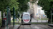 Ansaldo Breda Sirio 1007 Straßenbahn in Allee tram in parkway