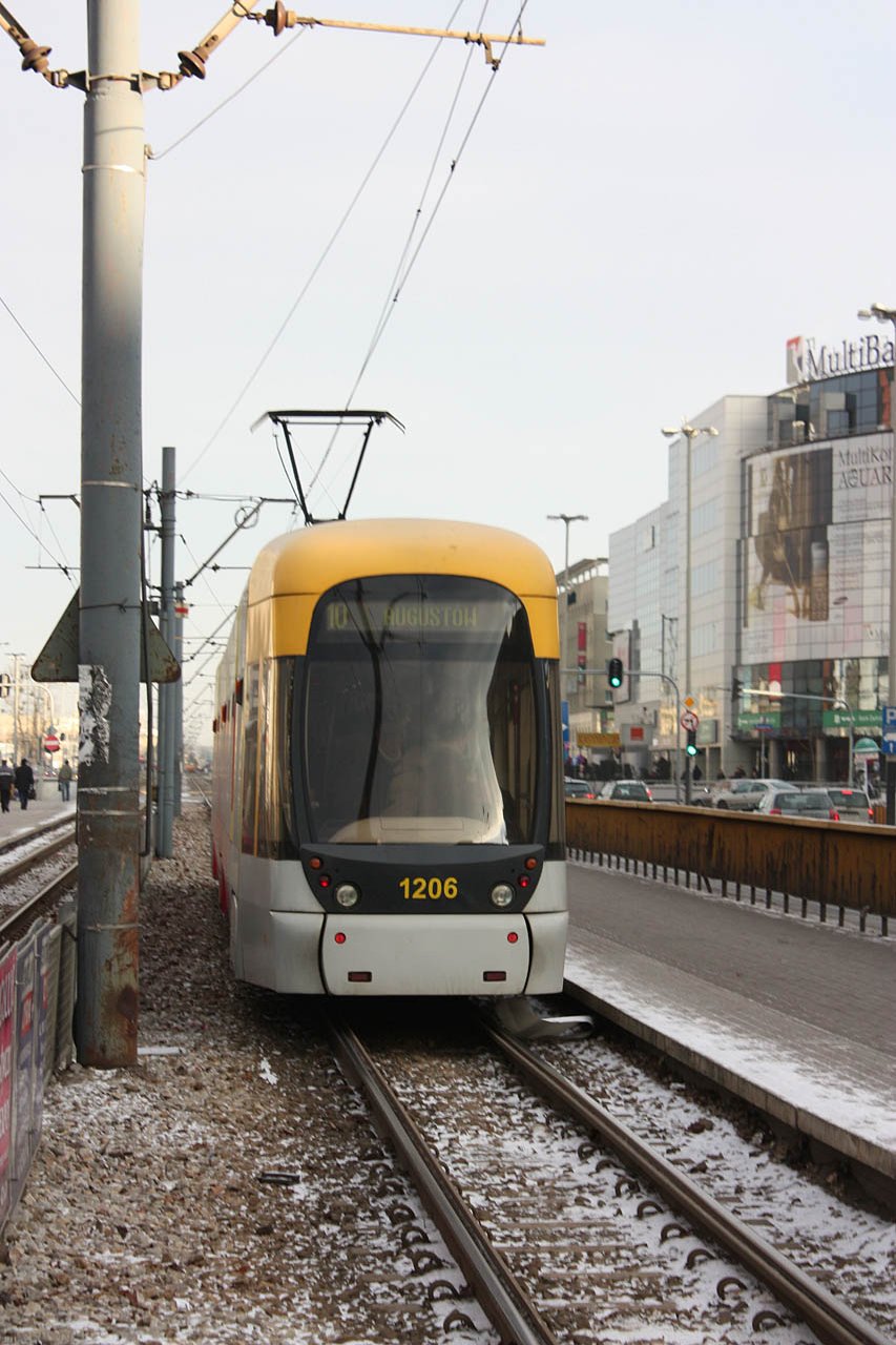 Cityrunner 1206 15 fünfteileige Cityrunner wurden von bombardier geliefert. 15 five-section Cityrunner trams were delivered.