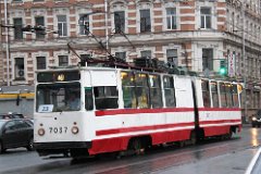 8560_01 Die 22,5m langen Fahrzeuge wurden von 1986-1997 gebaut. LWS-86 trams were built between 1986 and 1997, the are 22.5 m long,