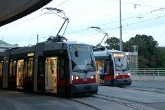 B 614 - A1 121 Bis zum 2. September 2017 war der Ausgangpunkt der Linie die U-Bahnstation Hietzing. Starting point of this line was till Sept. 2nd, 2017 the undergroundstation...