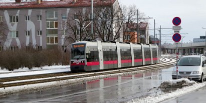 Linie line 25 Die nunmehrige Linie 25 wurde am 22. Dezember 2012 eröffnet und verkehrt auf der 9,94 km Strecke zwischen Floridsdorf...