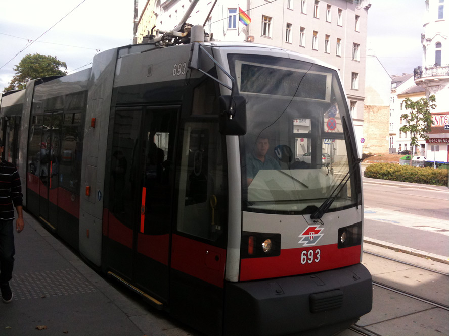 Wien Ulf Linie 18 Vienna low floor tram