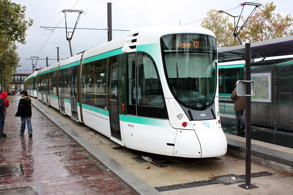 Paris tram Alstom Citadis 302 T2