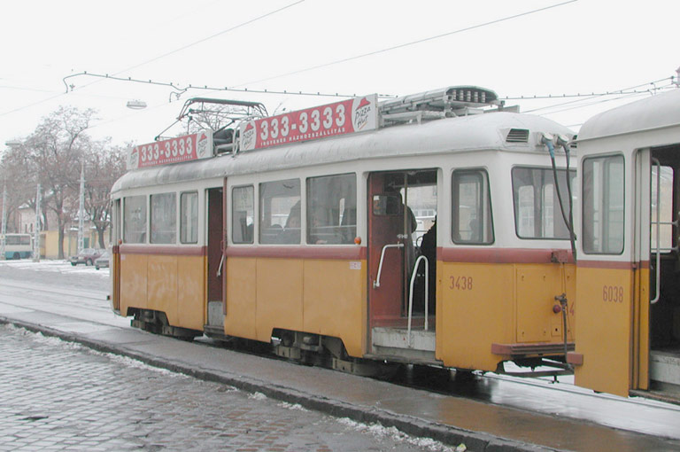 tram 3438