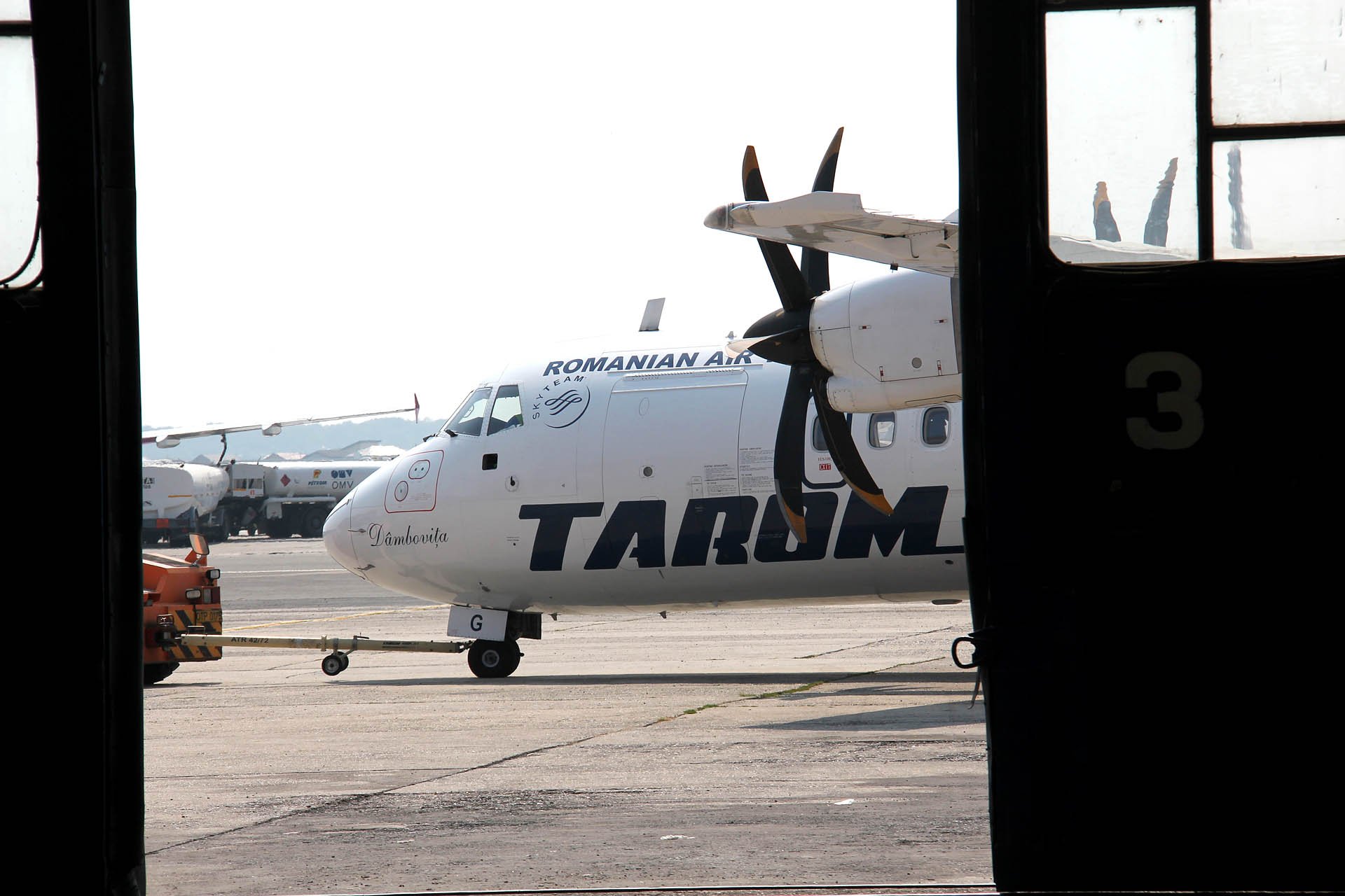 ATR 42-500 YR-ATG