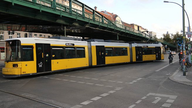 GT6 Ein paar Bilder des ersten, seit 1994 in Betrieb befindlichen Berliner Niederflur-Straßenbahntyps. Some pics of the...