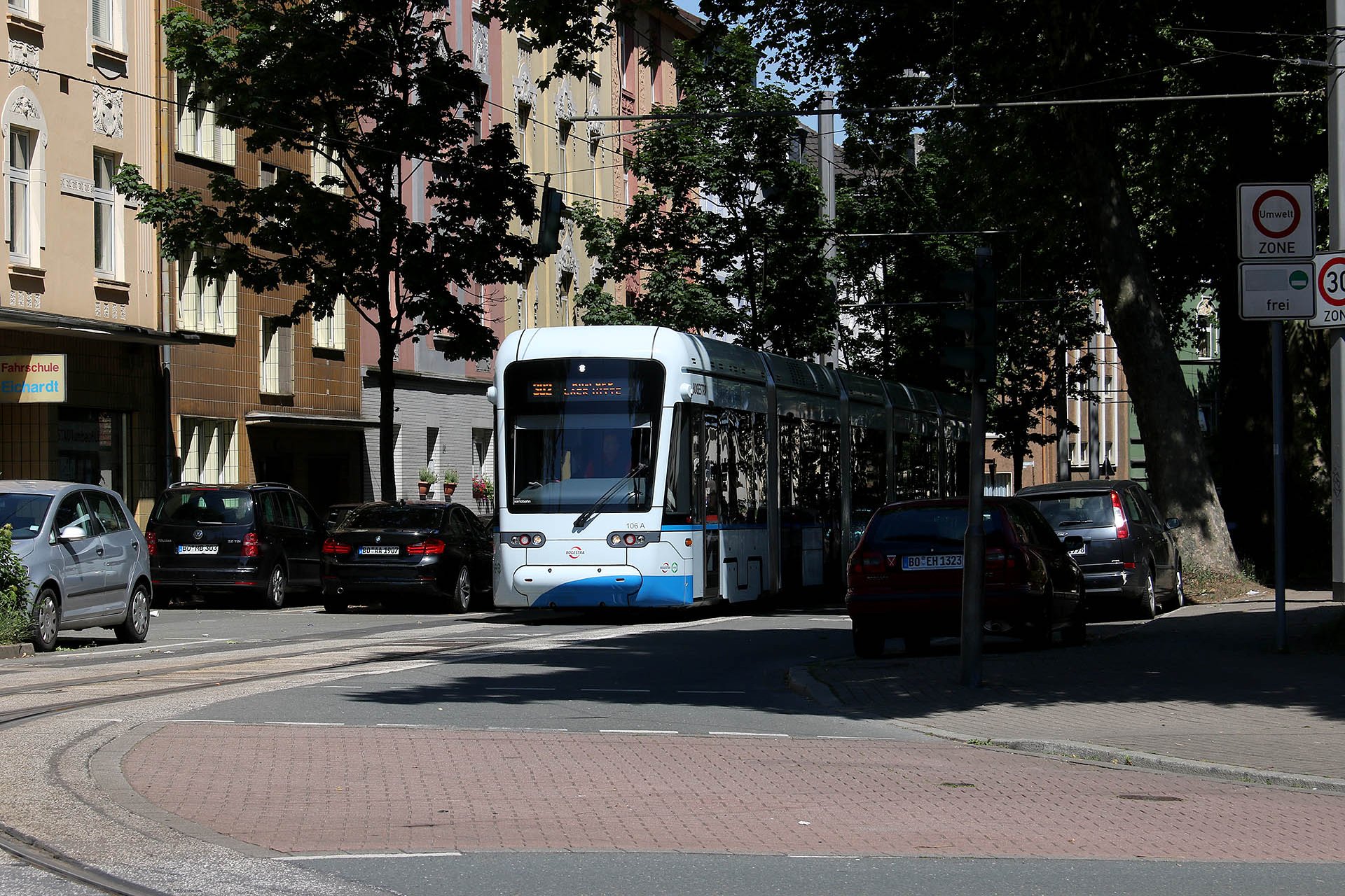 Variobahn 106 Variobahnen kommen in Bochum seit 2008 zu Einsatz. Drei Serien sind bestellt. Type Variobahn trams are in service in Bochum since 2008. Three series are ordered.