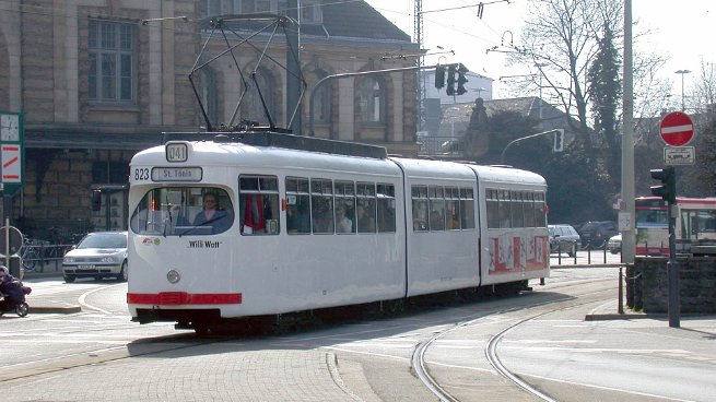 Krefeld 2005 Beim Besuch 2005 waren noch die GT8 im Einsatz und die Zukunft der Straßenbahn erschien ungewiss. At the 2005 visit, the...