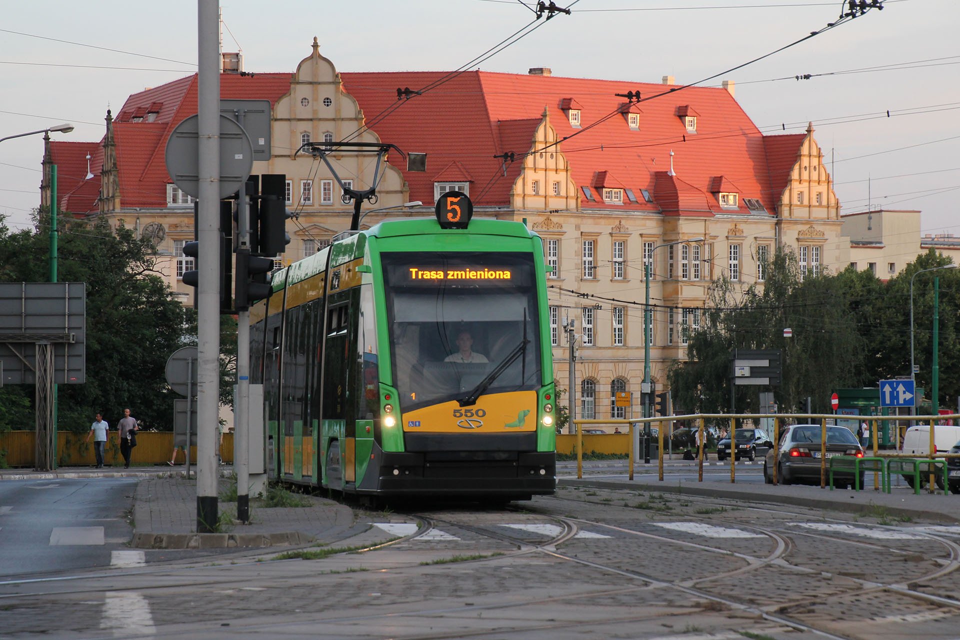 Tramino 550 Posen hat insgesamt 45 Fahrzeuge bestellt. Poznan ordered some 45 trams of this type.