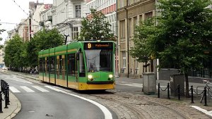 Siemens Combino Insgesamt 14 Fahrzeuge der Siemens Combino sind auf den Schienen der polnischen Stadt unterwegs. A total of 14 trams of...