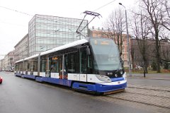 Škoda ForCity 57103 Weitere sechs, mit 41m aber längere, vierteilige, Fahrzeuge folgten 2012. Another six, but longer (41 m, four sections) trams follwed in 2012.