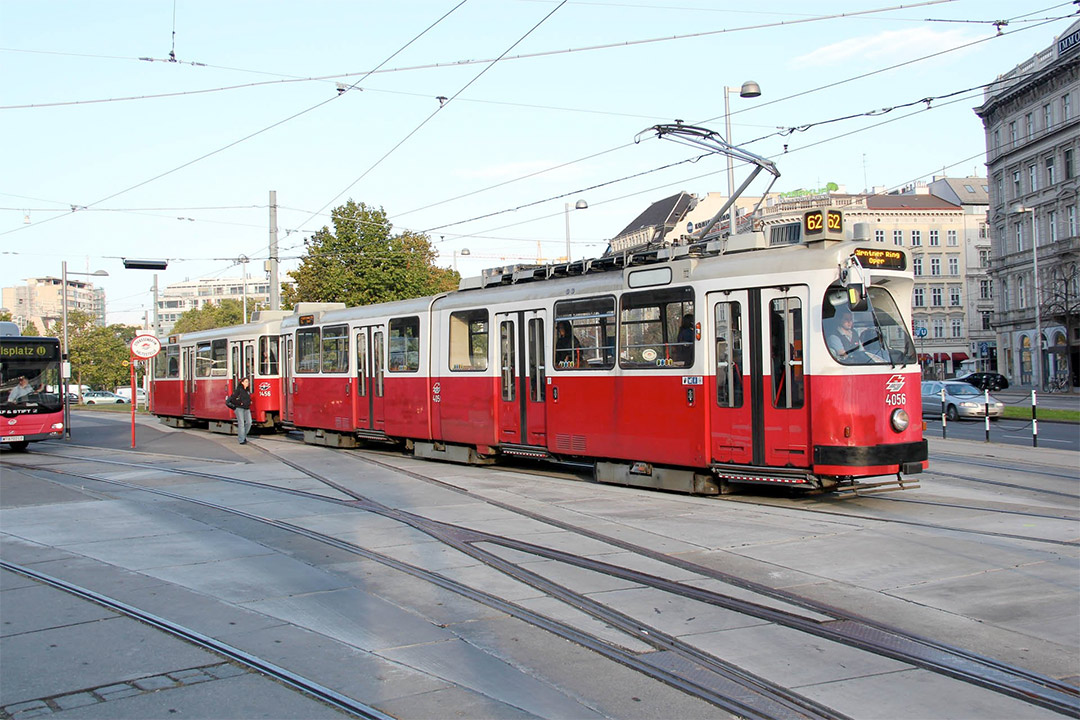 E2 Hochflurstraßenbahn