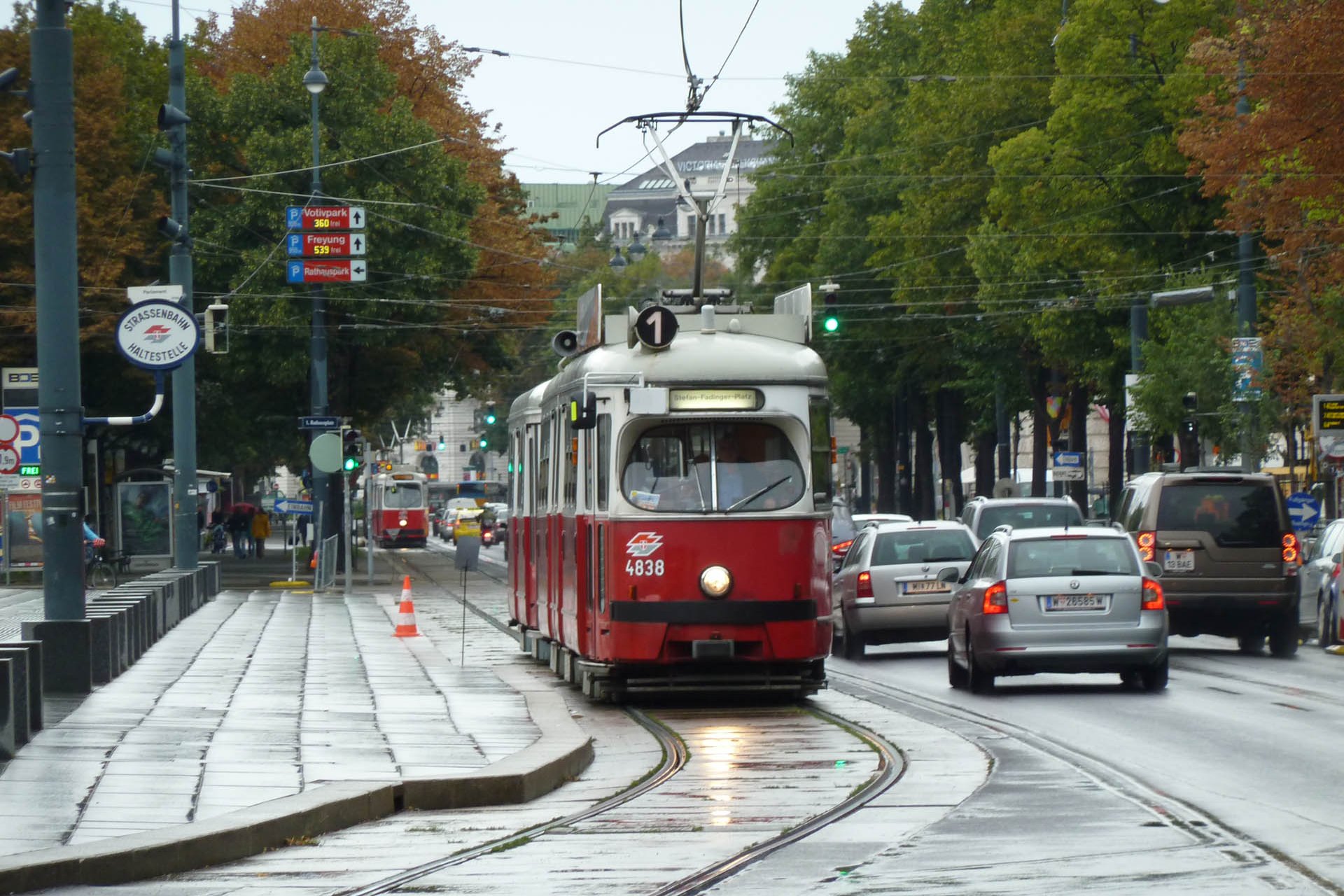 E1 4838 Wie man sieht handelt es sich um Düwag-Lizenzbauten. As you can see these trams are built under licence from Düwag.