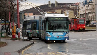 Škoda 25Tr Im vom Restnetz isolierten Teil der Linie 33 machen diese Busse ihren Dienst. In a seperated part of the network on line...