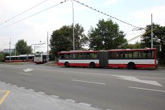 Škoda 15Tr, 25Tr, 31Tr Drei Generationen O-Busse in der Endstelle Novolíšeňská. Three generation mix at Novolíšeňská terminus