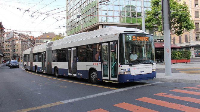lightram3 Bei diesen O-Bussen handelt es sich um die Doppelgelenkausführung der Swisstrolley3. These trolley buses are the...