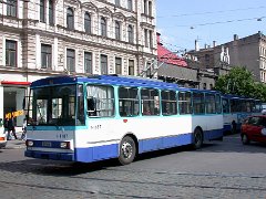 8152_18 2004 gab es in Riga rund 310 O-Busse. In 2004 in riga some 310 trolley buses were in service.