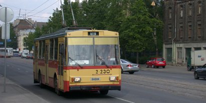 O-Busse 2004 trolley buses 2004 Damals bekam man meist Škoda 14Tr zu sehen. At this time mainly Škoda 14Tr were in service.