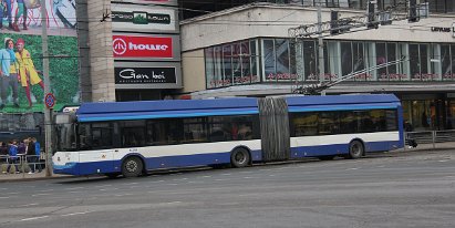 Solaris Trollino Solaris ist der einzige Hersteller der in Riga sowohl Diesel- als auch O-Busse im Einsatz hat. Solaris is the one and...