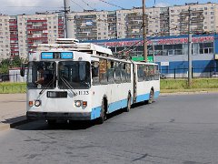 ZIU 683 ZIU-10 Der Grundentwurf basiert auf den ZIU-9 und stammt aus dem Jahr 1978. The standard construction is based on the ZIU-9 trolley buses and is from 1978.