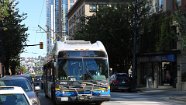 9104_315 Der E40LFR ist ein 12m-Standard-O-Bus, der 2006/07 für Vancouver gebaut wurde. The E40LFR is a standard 12m trolleybus built for Vancouver in 2006/07.