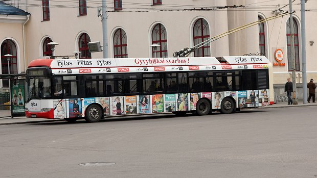 Solaris Trollino 15AC Die 14,6 m langen O-Busse, von denen zwischen 2004 un d 2006 45 Stück geliefert wurden, stellen das moderne Rückgrat der...