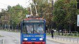 9137_233 Mit Baujahr 1999 fast neu: Škoda 14Tr17/6M, von denen in Vilnius im Sommer 2024 noch 19 zum Einsatz kommen. Built in 1999: Škoda 14Tr17/6M, 19 of which are...