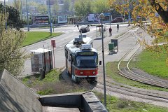 K2G 7085 Hier eine modernisierte Version mit der Bezeichnung K2G beim Bahnhof Nové Mesto. A modernised, now K2G called, tram at Nové Mesto railway station.