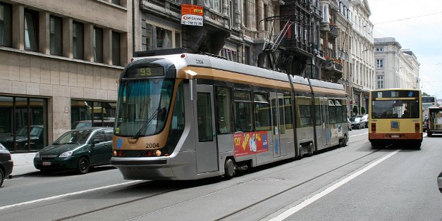 2000 Sie sind die ersten Niederflurfahrzeuge in der europäischen Hauptstadt. They are the first low floor trams in the...
