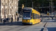 9138_733_Dresden_Strassenbahn Notwendig wurde dies, wie auch bei der Linie 7, durch den Einsturz der Carolabrücke. As with Line 7, this was necessitated by the collapse of the Carola Bridge.