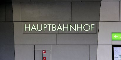 Hauptbahnhof Seit dem Herbst 2012 wird der Hauptbahnhof unterirdisch angefahren. Since autumn 2012 the central station is reached...