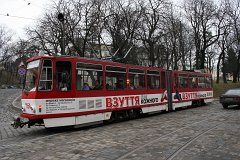 KT4D ex Erfurt In den Jahren 2007 und 2008 kamen dann 22 Garnituren aus Erfurt und Gera. In 2007 and 2008 another 22 trams of type KT4D from Erfurt ans Gera came to Lwow.