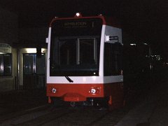 192_2A Im Jahre 1998 hatten wir die Chance die neuen CR4000 beim Beladen zu beobachten. In 1998 we had the chance to see the new CR4000 trams being loaded.