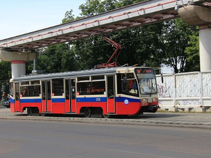 KTM-19KT Ab 2004 wurde diese modifizierte Version ausgeliefert. From 2004 onwards this modified version came into servcie.