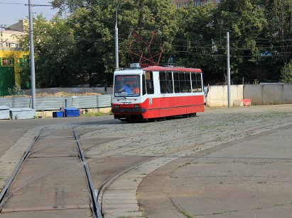 LM-99 Ein Vierachser aus St. Petersburg, seit 2003 in Moskau unterwegs. A four-axle tram from St. Petersburg, in Moscow since...