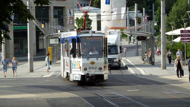 KT4D Die KT4D bilden das Rückgrat des Plauener Nahverkehrs. The KT4D trams are the backbone of the public transport network...