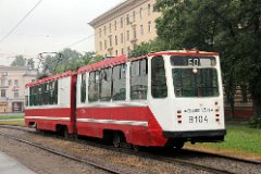 8561_25 Die insgesamt 45 Triebwagen wurden zwischen 1997-2004 gebaut. The 45 trams were built between 1997 and 2004.