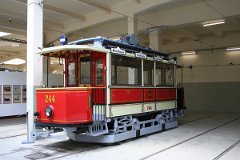 D 244 In den 1920er Jahren wurden sie umgebaut. Bei 9t Eigengewicht haben sie 18 Sitz- und 15 Stehplätze. These trams were rebuilt in the 1920s. The weight is 9...
