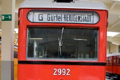 N1 2992 Auch die Stadtbahn erhielt neue Fahrzeuge ab 1954, die wie bei der Straßenbahn neue Aufbauten auf alten Fahrgestellen waren. Also the Stadtbahn got new vehicles...