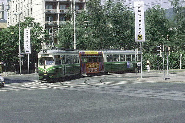 tram 583 coming from Hauptbahnhof