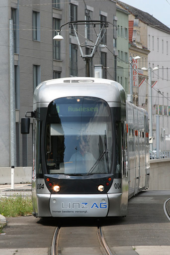 Tram 004