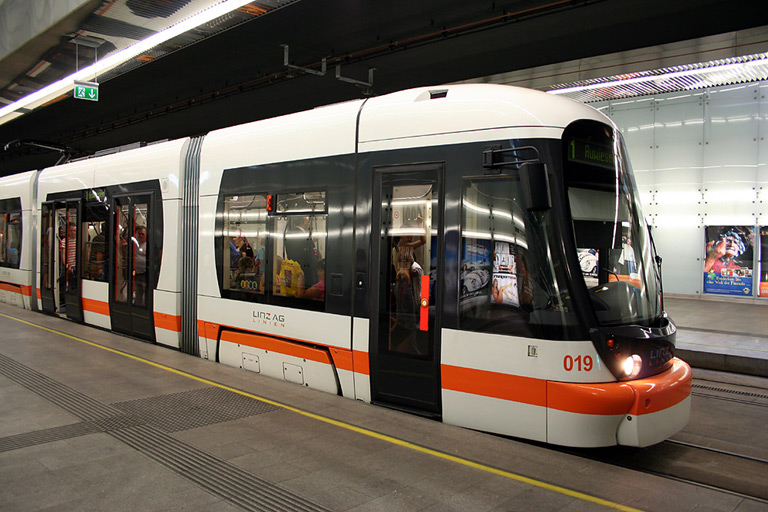 tram 019
