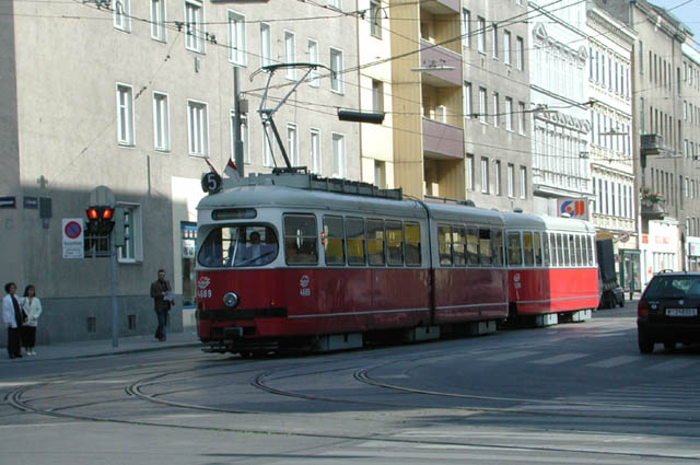 E1 4689