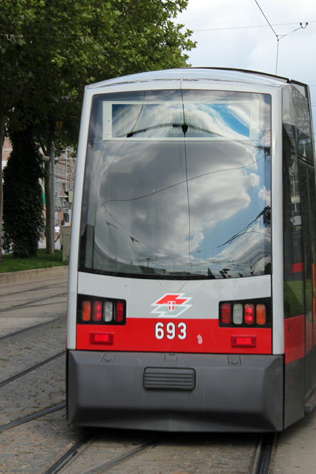 Wien Ulf Linie 18 Vienna low floor tram